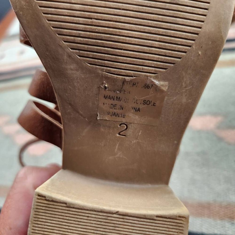 Brown Wooden Block Heel Girls Gladiator Sandals Big Girls Youth Size 2 T… - Picture 3 of 6